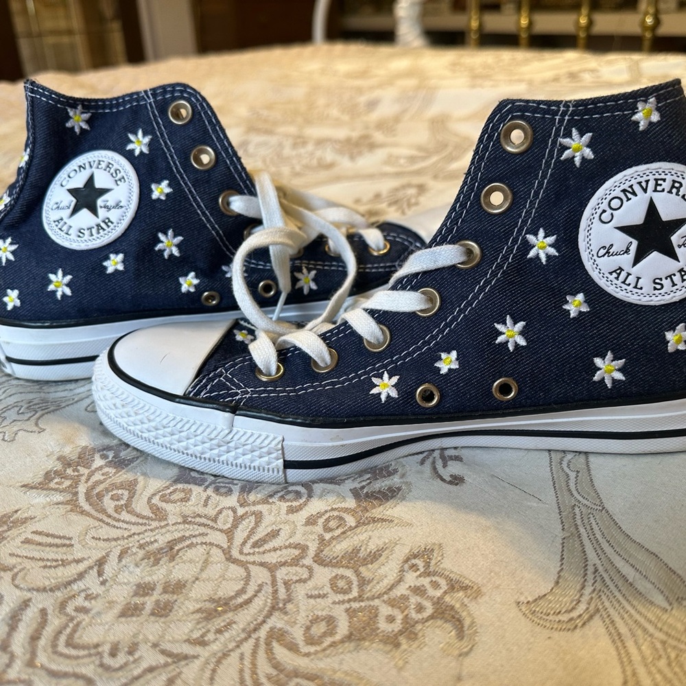 Converse Chuck Taylor All Sport Daisy Print High Top Sneakers Size 8